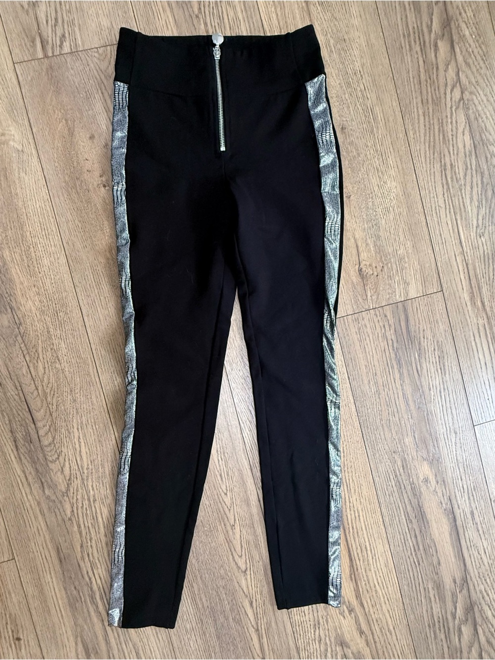 Calzedonia Black Leggings Pants with Metallic Silver Side Stripes – Size S